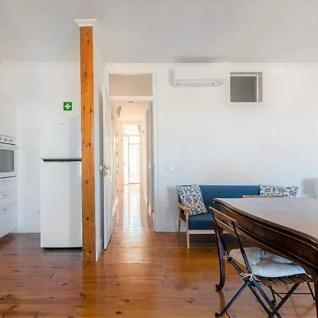 White & Blue Vintage In Graca *