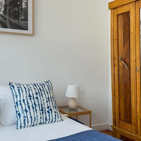 White & Blue Vintage In Graca