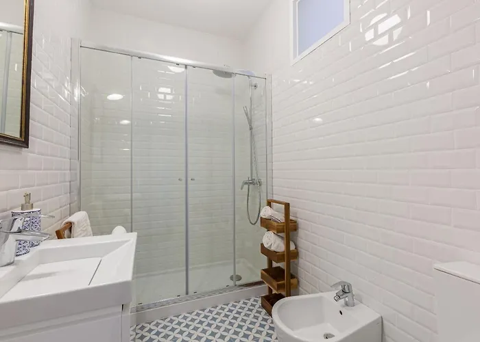 White & Blue Vintage In Graca Appartement Lissabon