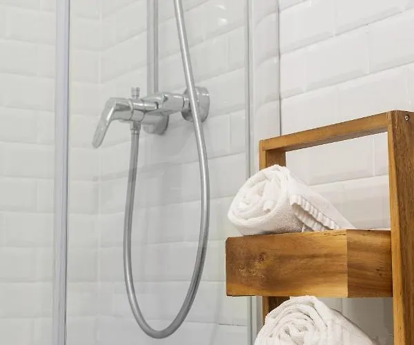 Appartement White & Blue Vintage In Graca