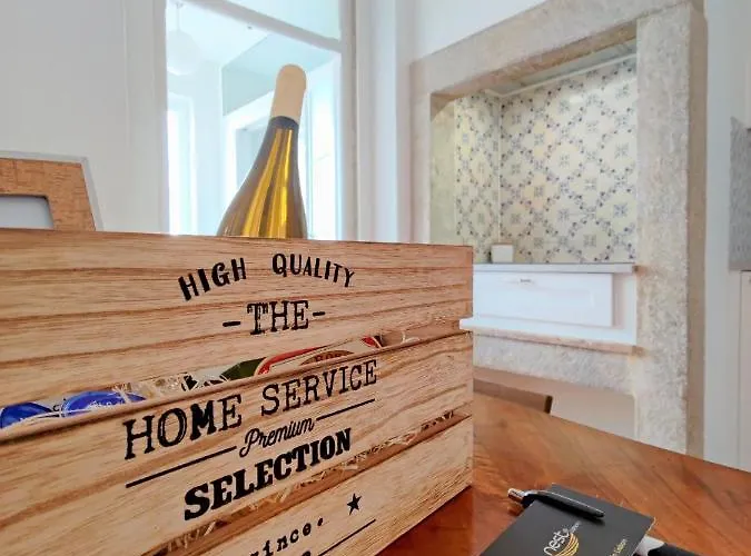 White & Blue Vintage In Graca Lissabon