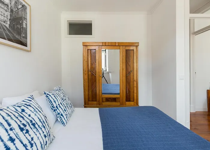 White & Blue Vintage In Graca Appartement