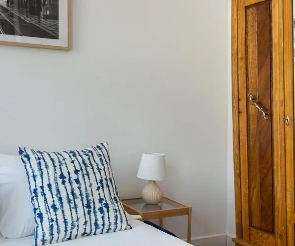 White & Blue Vintage In Graca