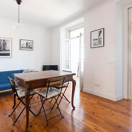 Art Gallery Graca 2br With Blue Tiles & River View By Nestatlisbon