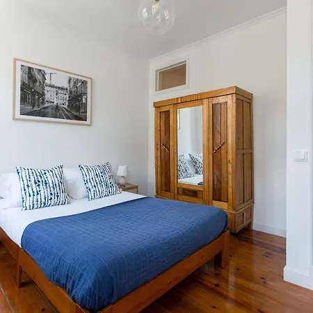 White & Blue Vintage In Graca